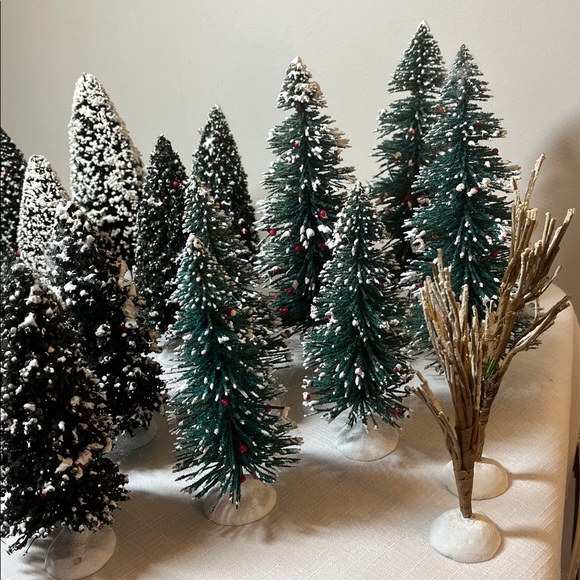 Hawthorne Village Norman Rockwell trees. Various varieties. - Picture 3 of 12